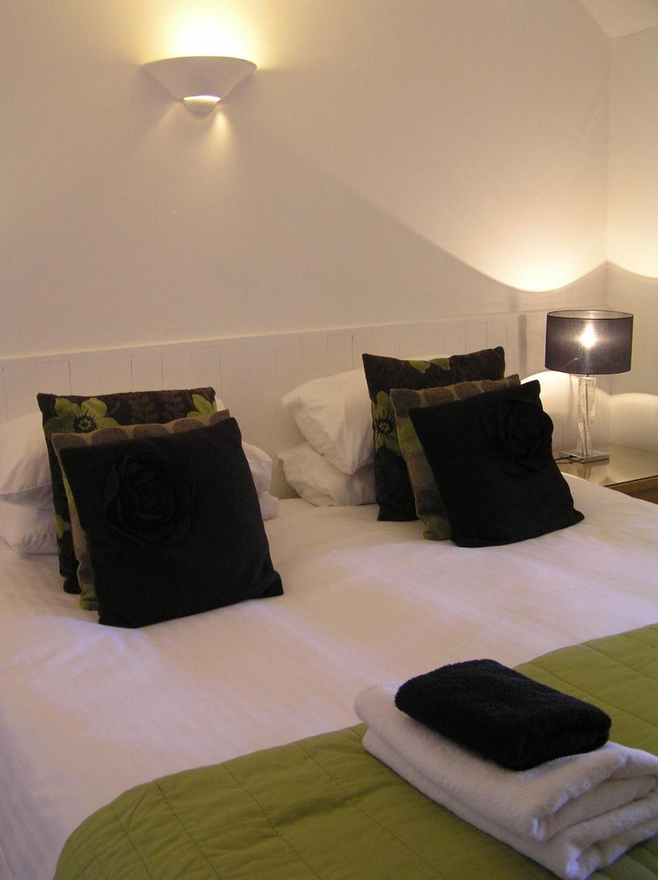 Townhouse Rooms Truro Exterior photo